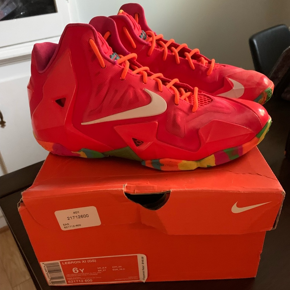 Lebron XI (Fruity Pebbles)